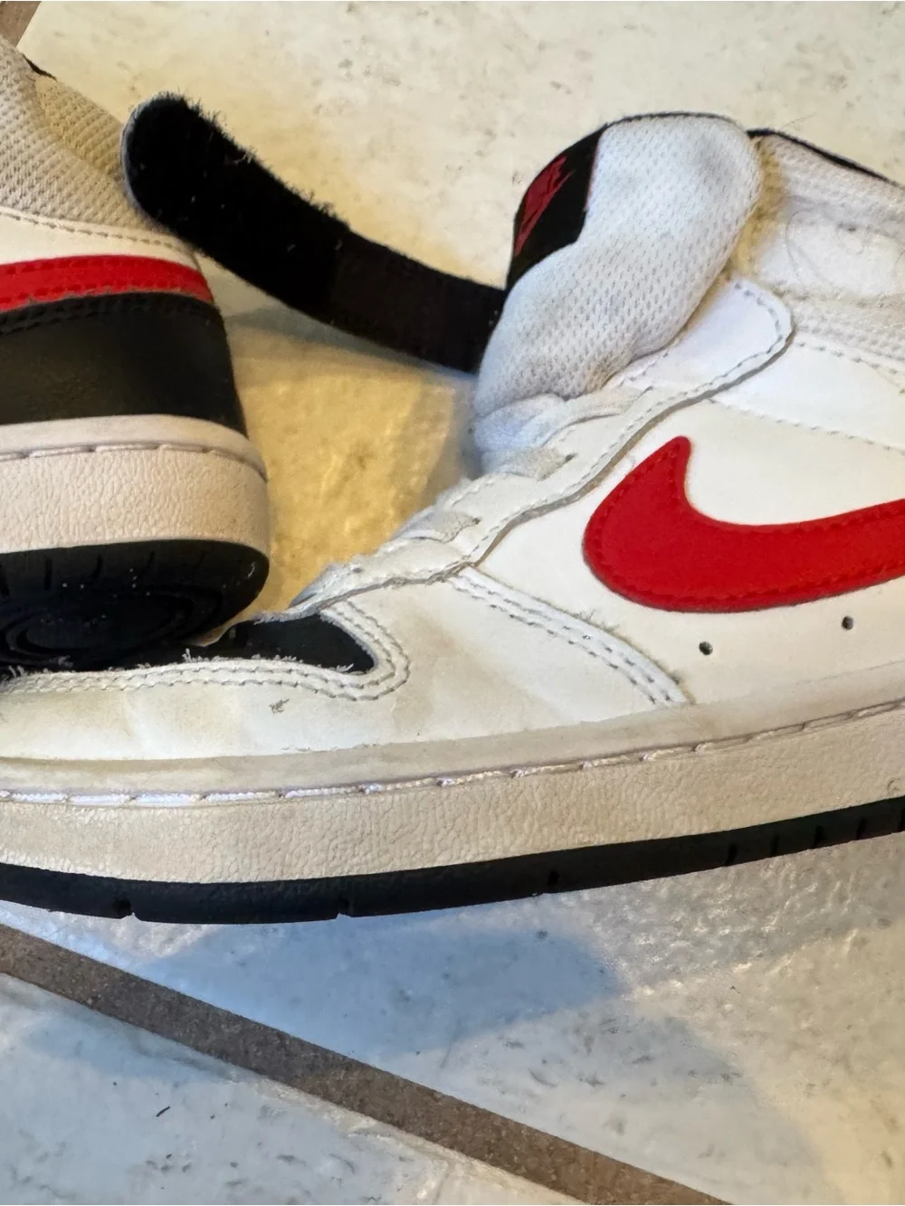 Nike Sz 12 Kids High-Top Sneakers in White, Black & Red